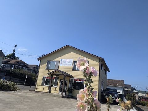 Ah Hair & Nails, beauty salon in Coos Bay, OR